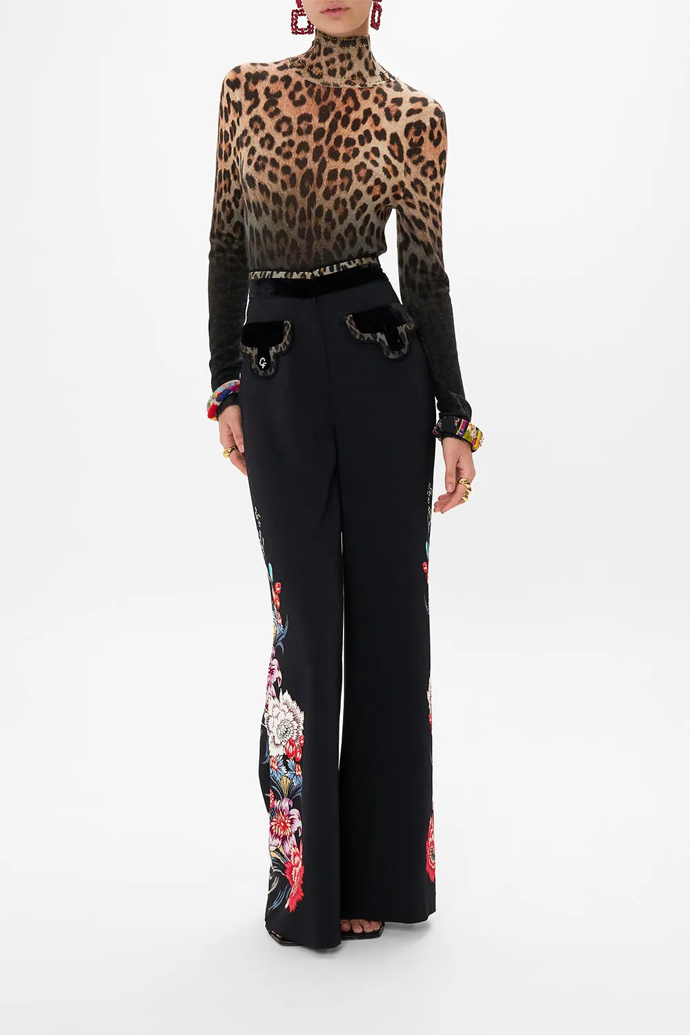 FITTED TURTLE NECK KNIT VOLENDAM DOLLS sold by Camilla