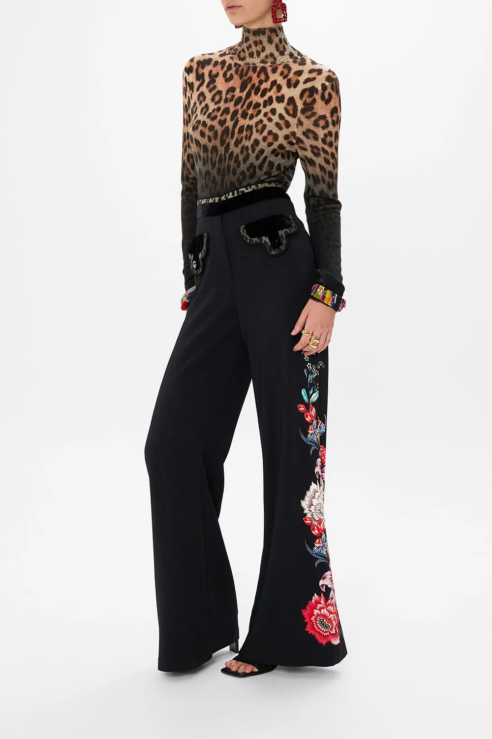 FITTED TURTLE NECK KNIT VOLENDAM DOLLS sold by Camilla product image thumbnail 4