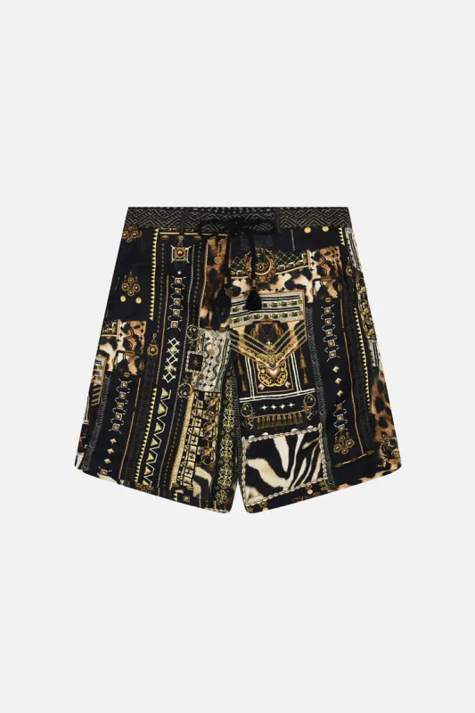 MID LENGTH WALK SHORT DESERT DREAMS sold by Camilla