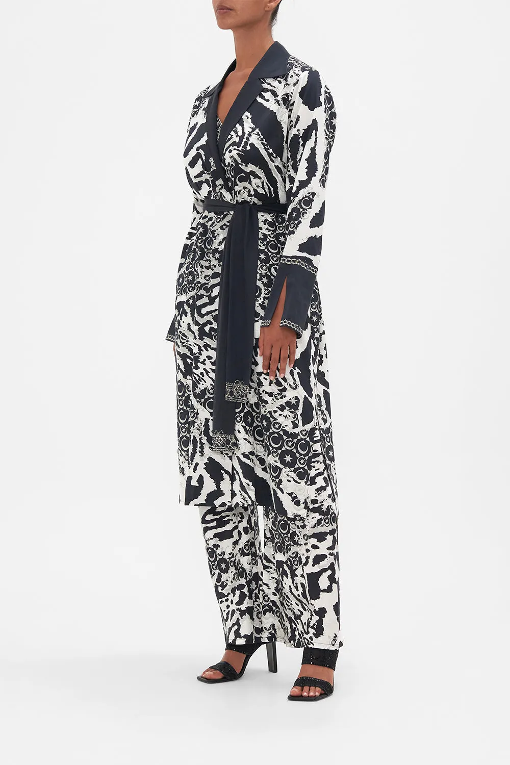 SPLIT CUFF SOFT COAT FELINE FANTASY sold by Camilla product image thumbnail 4