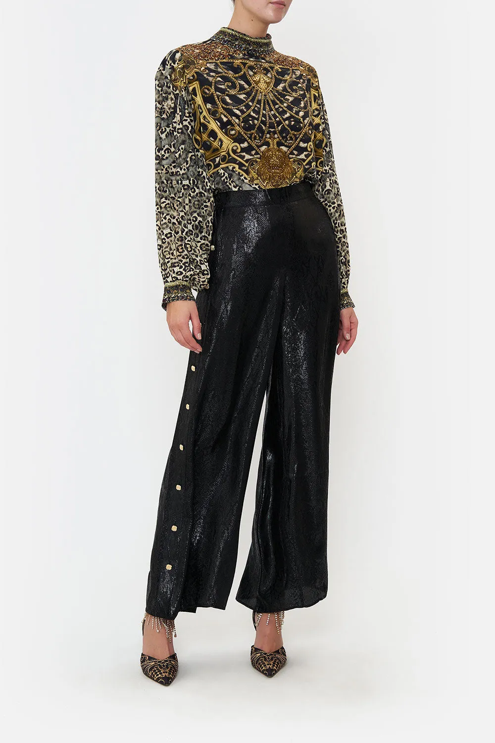 TUCKED SHOULDER TOP ARMADA sold by Camilla