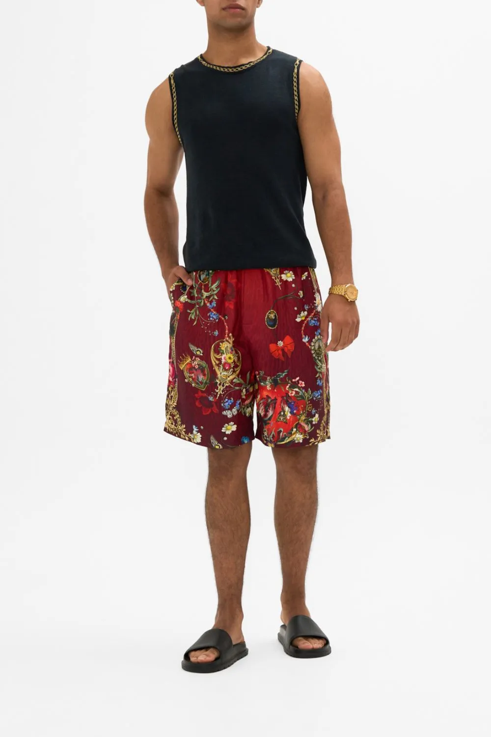 BAGGY MID LENGTH WALK SHORT JUST ONE BITE SNOW WHITE sold by Camilla