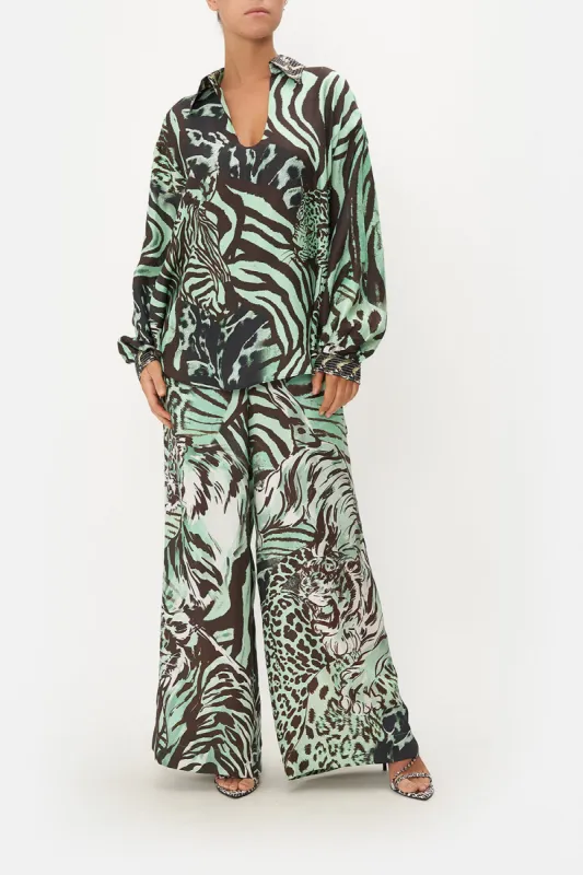 V-NECK BLOUSE WITH COLLAR LEOPARD LORE sold by Camilla