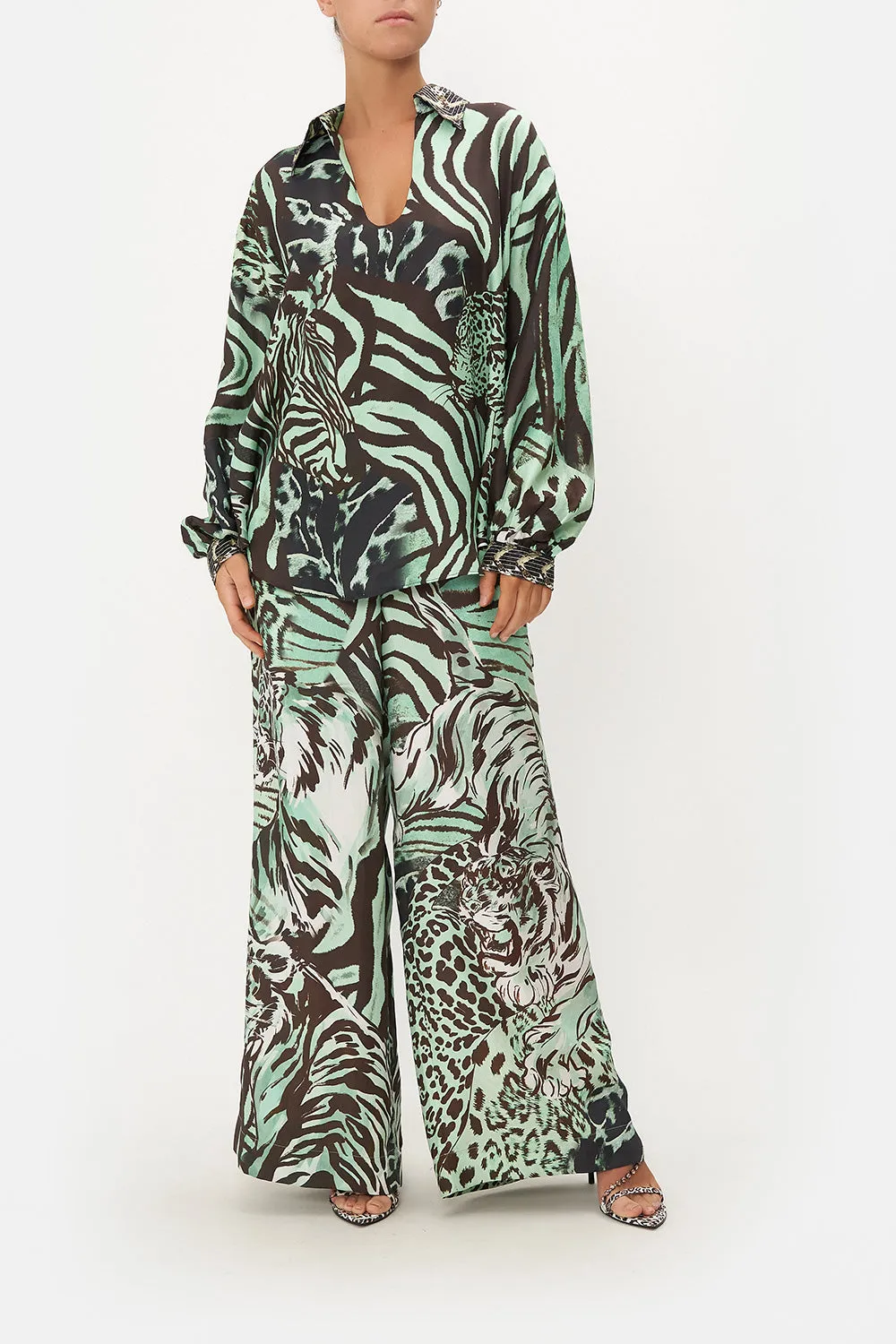 V-NECK BLOUSE WITH COLLAR LEOPARD LORE sold by Camilla