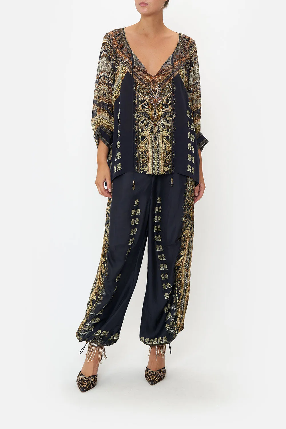 RAGLAN SLEEVE BLOUSE WITH CUFF ITS ALL OVER TORERO sold by Camilla