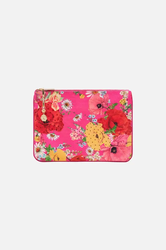 SMALL CANVAS CLUTCH RAINBOW BODY sold by Camilla