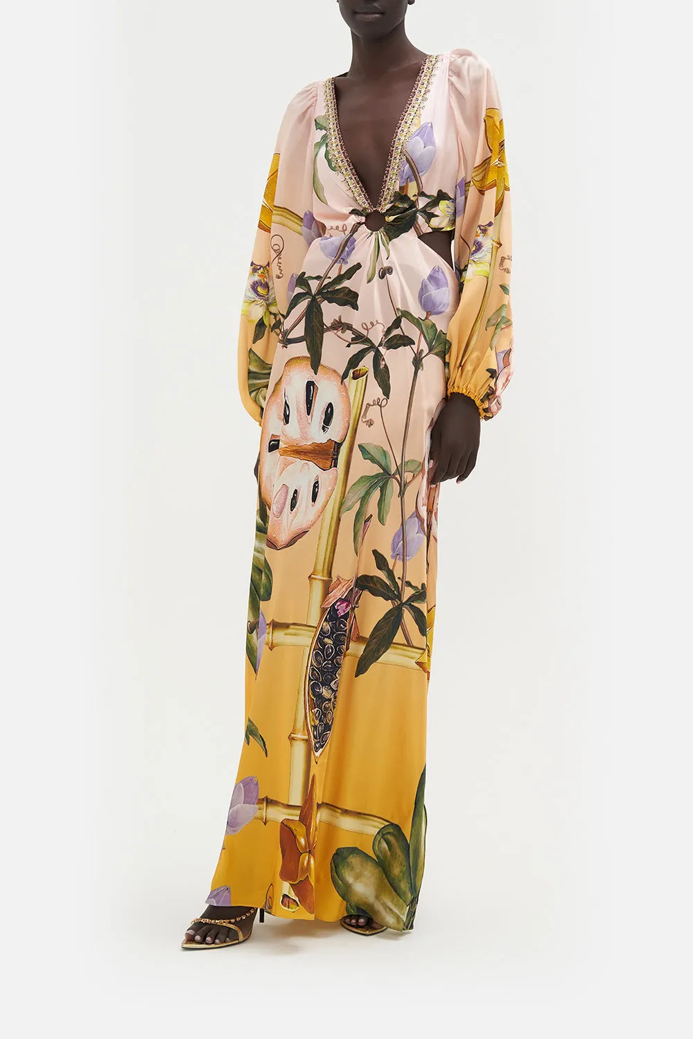 U-RING CUT OUT DRESS ORIGINAL SIN sold by Camilla