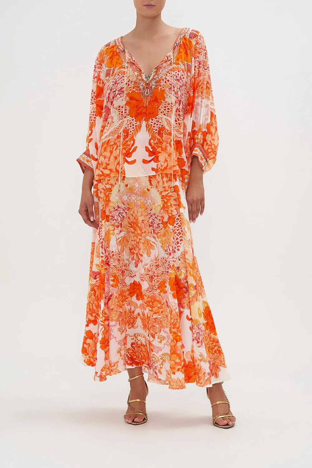 RAGLAN SLEEVE BLOUSE WITH CUFF DRAGON MOTHER sold by Camilla