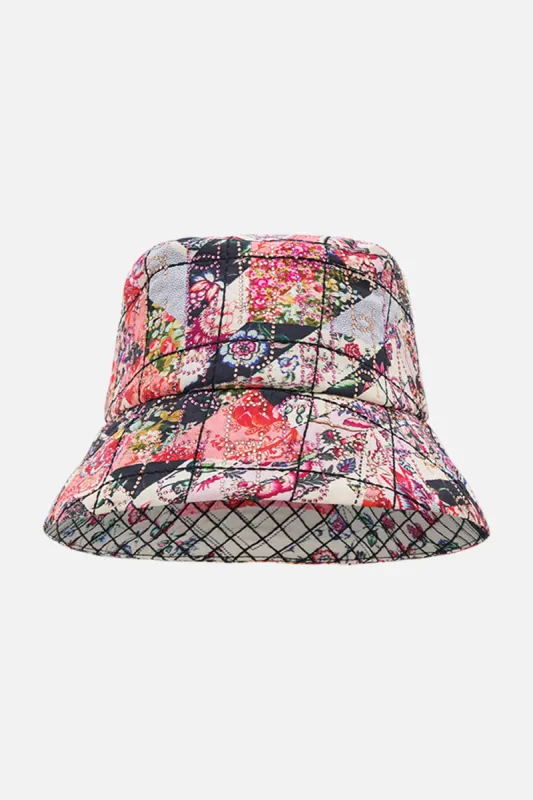 QUILTED BUCKET HAT PATCHWORK POETRY sold by Camilla