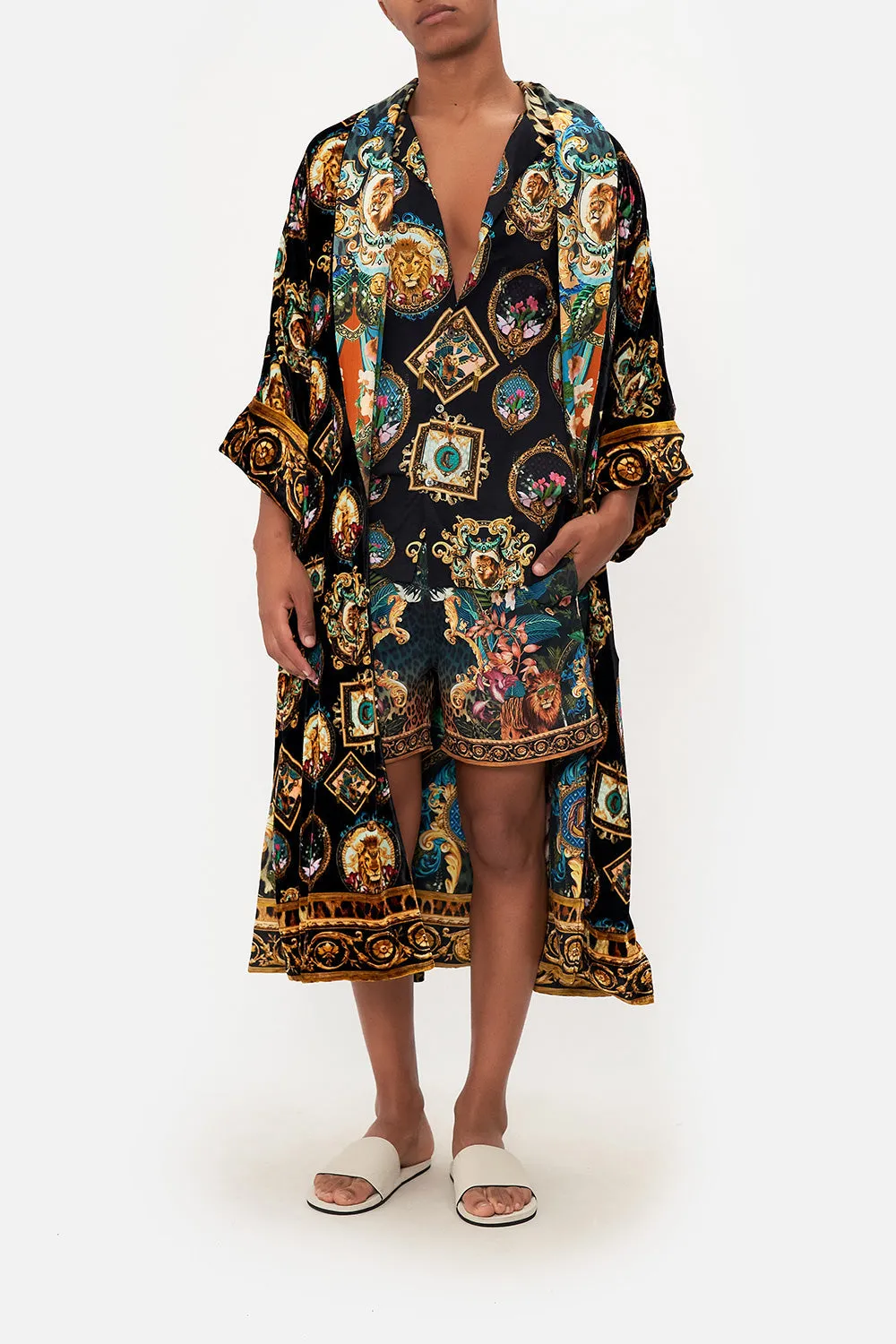 LONG LINE REVERSIBLE ROBE FEARLESS FELIS sold by Camilla