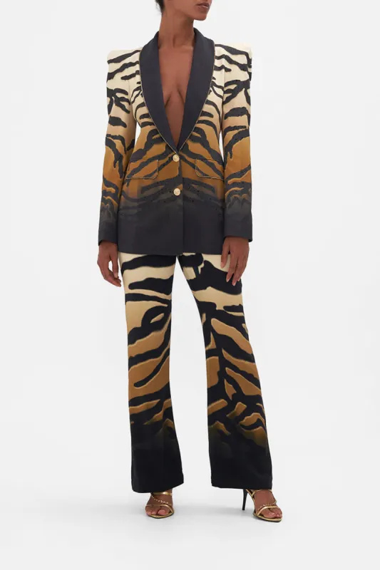 PEAKED SHOULDER BLAZER TAME MY TIGER made by Camilla
