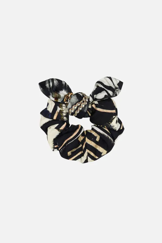 SCRUNCHIE KNIGHT OF THE WILD sold by Camilla