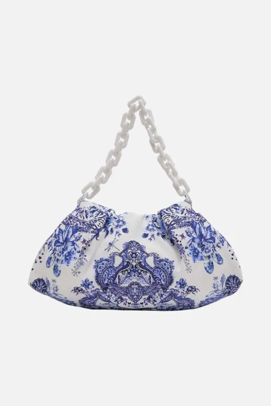 OVERSIZED CLUTCH WITH CHAIN GLAZE AND GRAZE sold by Camilla