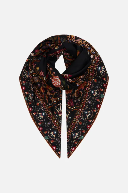 LARGE SQUARE SCARF LOOM TO TOMB sold by Camilla
