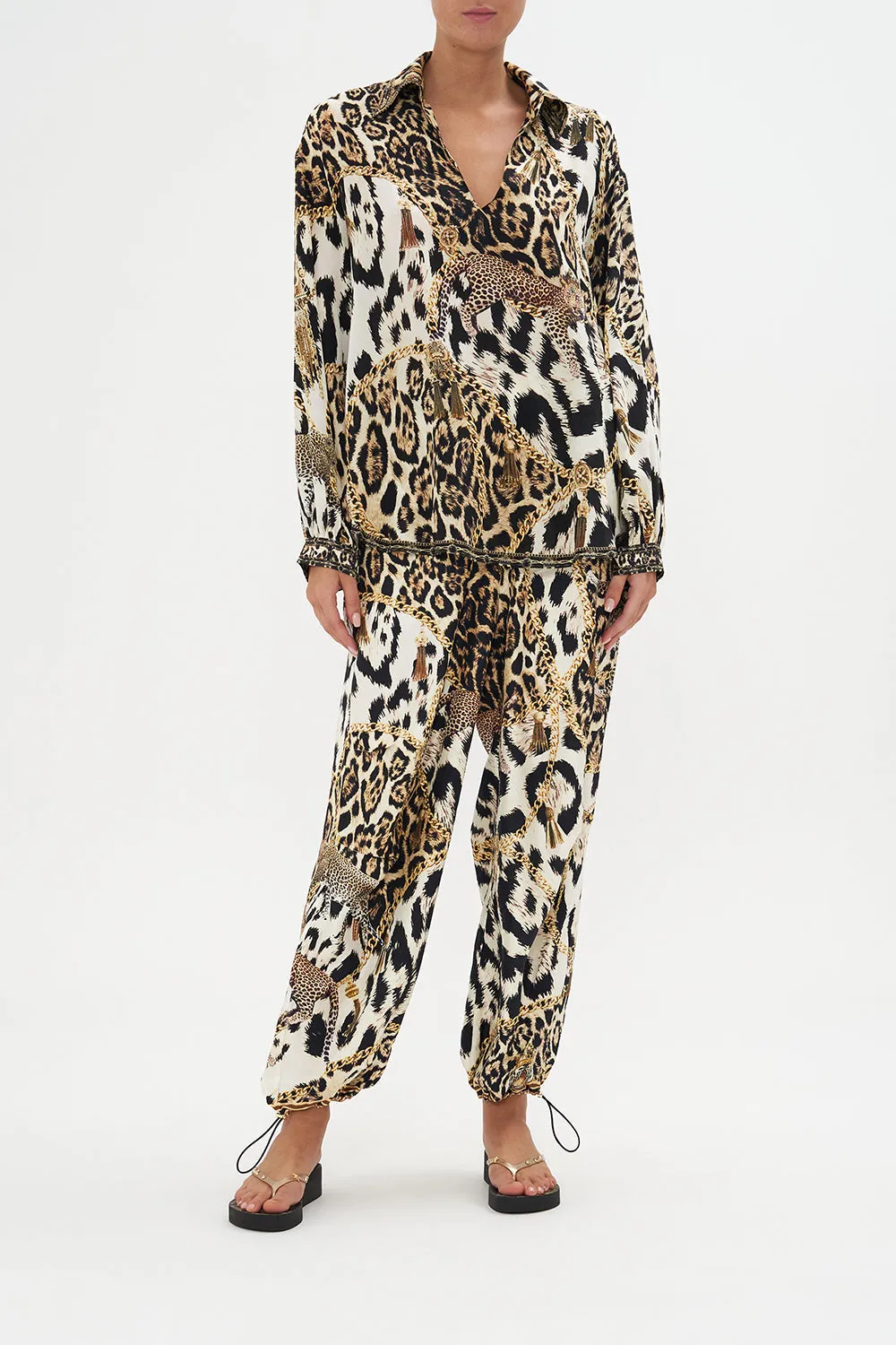 V-NECK BLOUSE WITH COLLAR ROLE CALL sold by Camilla