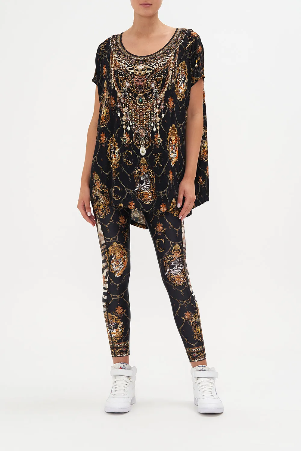 LOOSE FIT TEE KNIGHTS OF JAGGIS TABLE sold by Camilla