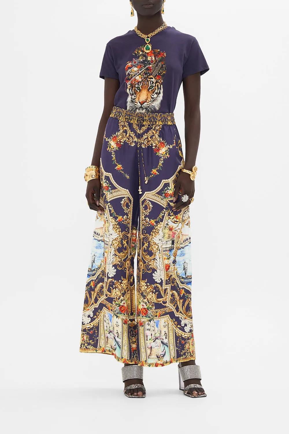 SHORT SLEEVE EASY TEE VENICE VIGNETTE sold by Camilla