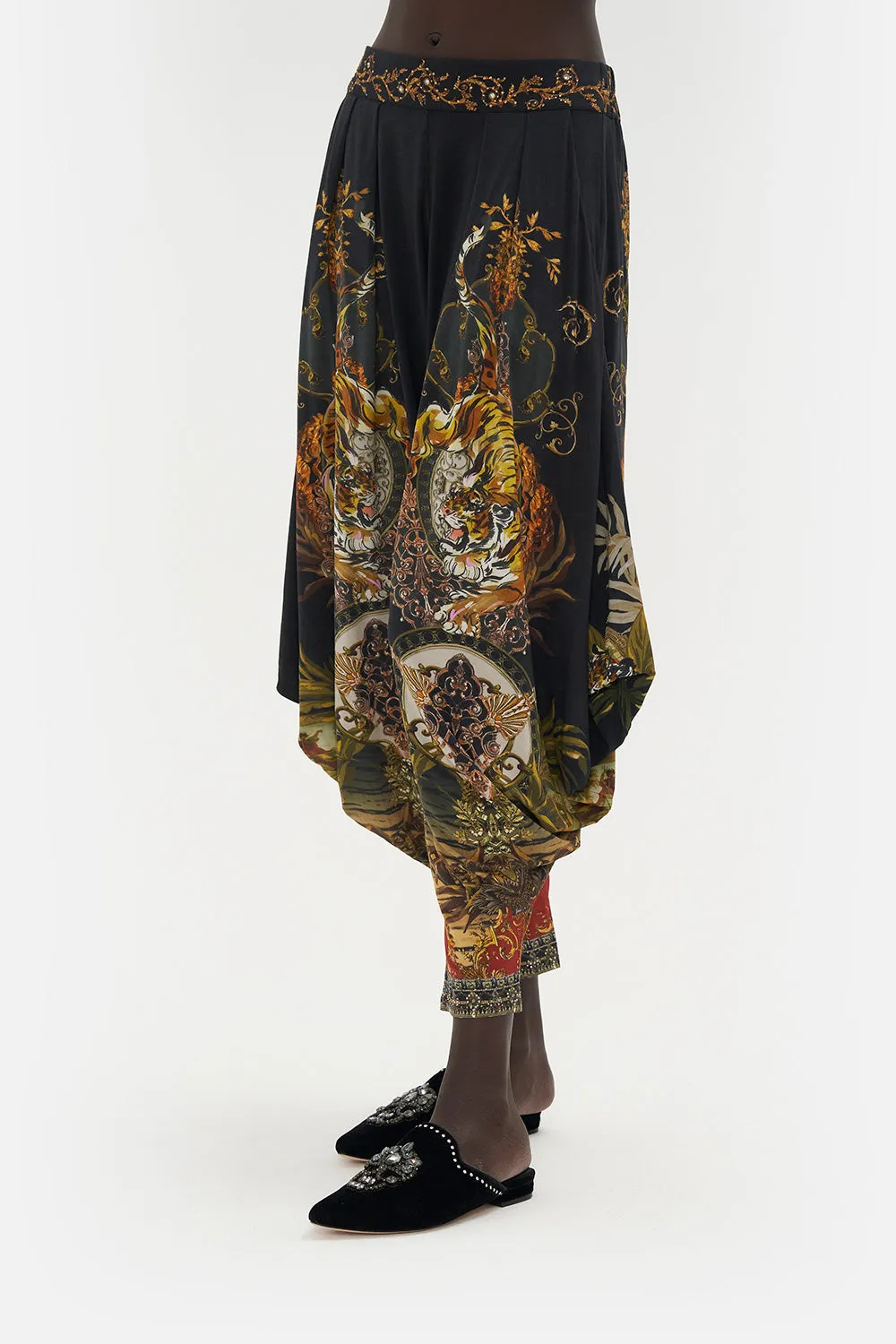 JERSEY DRAPE PANT WITH POCKET THE QUEENS KING sold by Camilla product image thumbnail 5