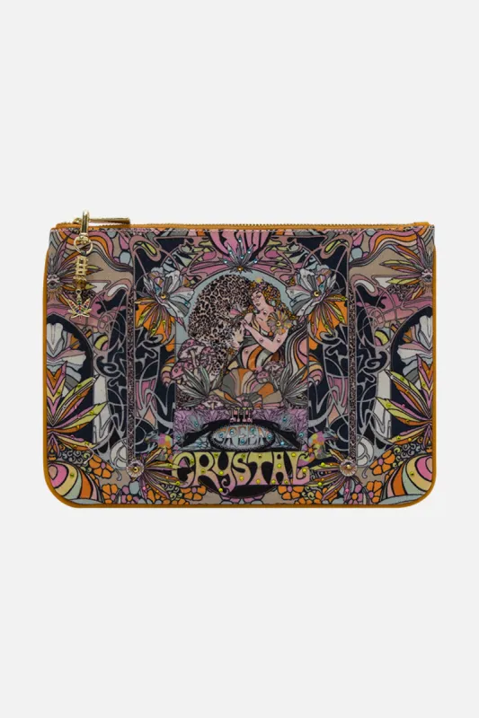 SMALL CANVAS CLUTCH DAY TRIPPIN sold by Camilla