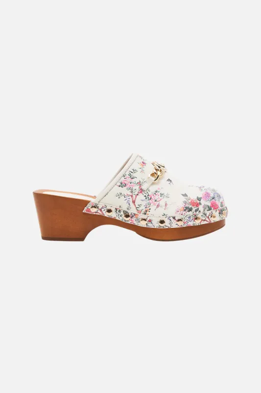 ARABELLA LEOPARD CHAIN CLOG PLUMES AND PARTERRES sold by Camilla