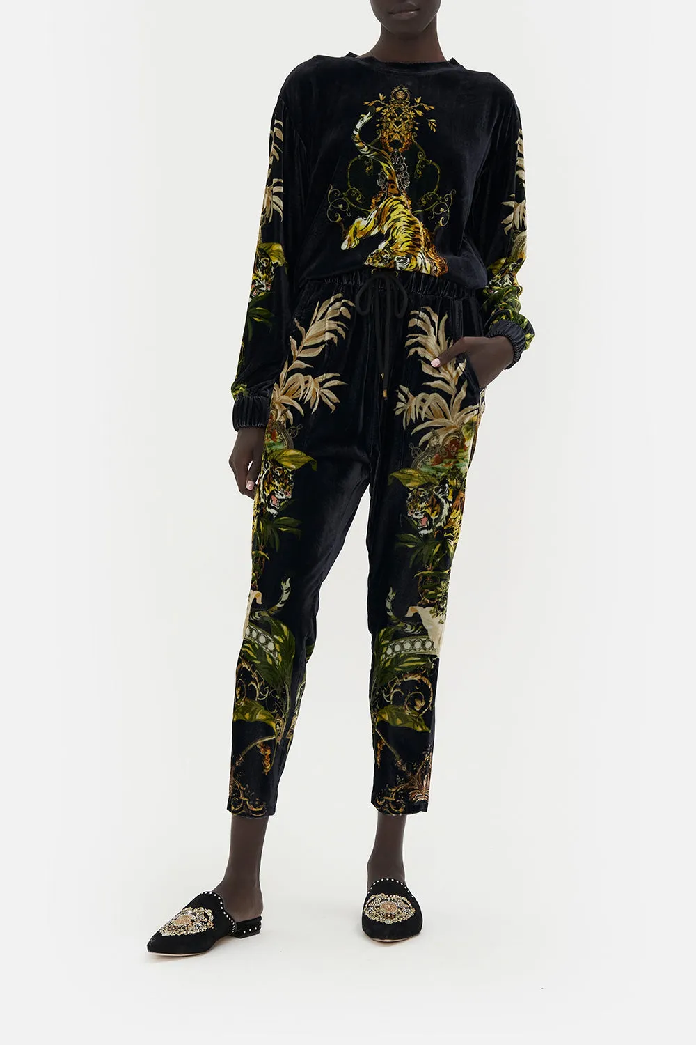 RIB WAIST RELAXED PANT THE QUEENS KING sold by Camilla