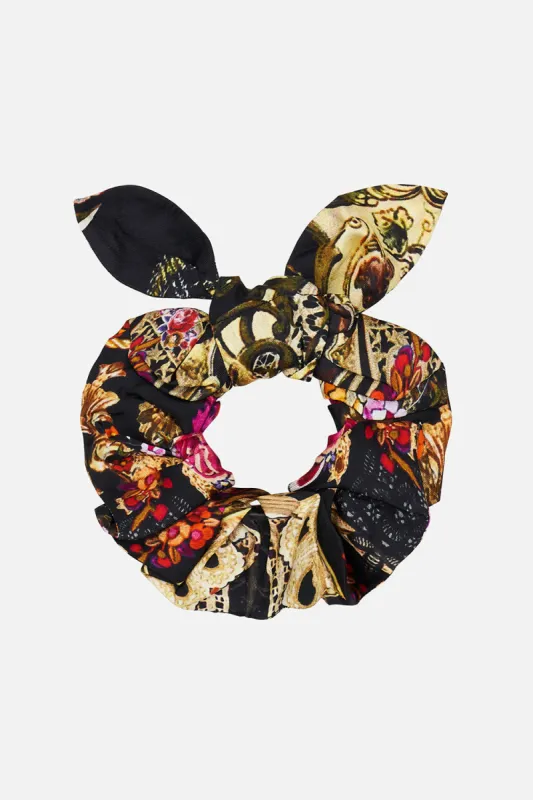 SCRUNCHIE DANCE WITH DUENDE sold by Camilla