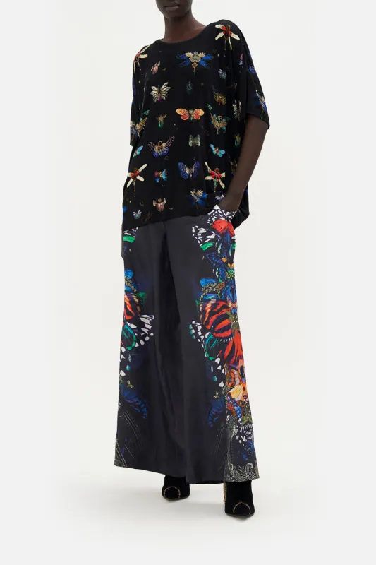 RELAXED FIT DROP SHOULDER TEE FLUTTER BY sold by Camilla