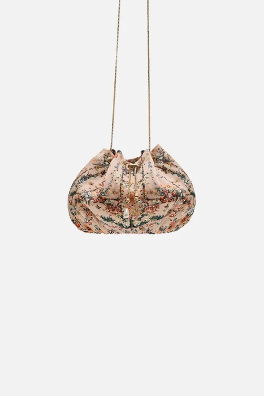 DRAWSTRING POUCH WITH CHAIN STRAP ROSE GARDEN REVOLUTION sold by Camilla