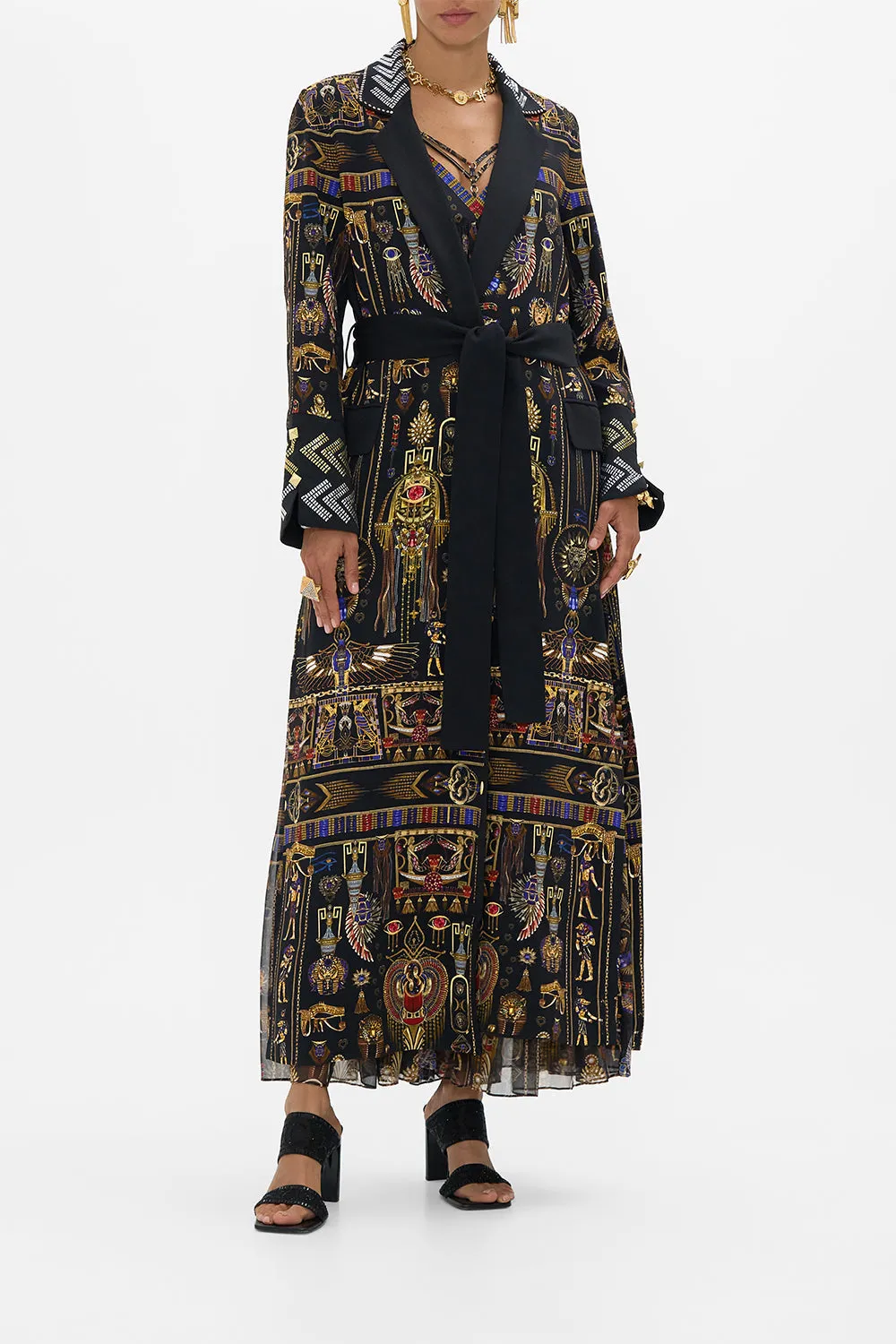 CUFFED SHORT SIDE SPLIT COAT CARTOUCHE KINGDOM sold by Camilla