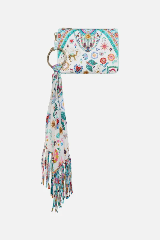 RING SCARF CLUTCH LIVING IN COLOUR sold by Camilla