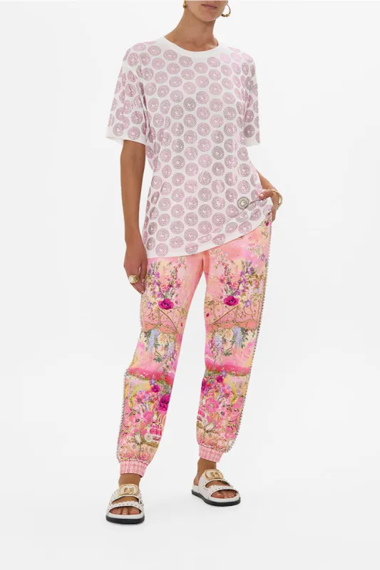 OVERSIZED BAND TEE - WHITE/PINK TOTALLY OZMOPOLITAN made by Camilla