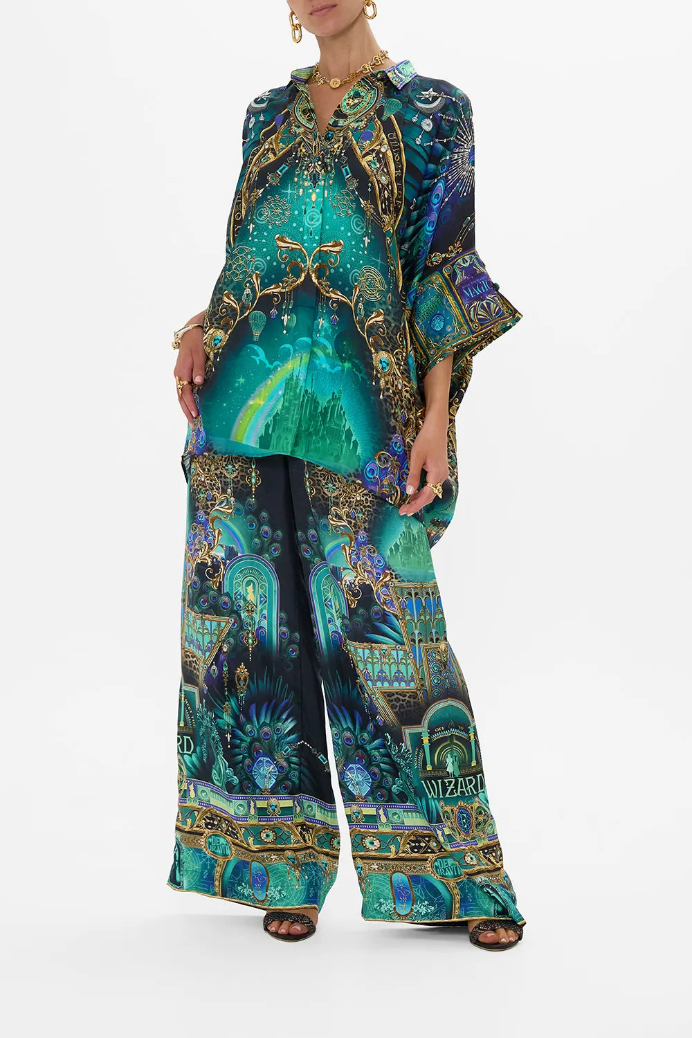 BATWING SHIRT DEFY GRAVITY sold by Camilla