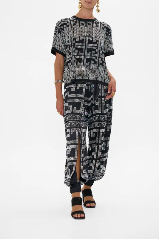 CLASSIC TEE READ MY GLYPHS sold by Camilla