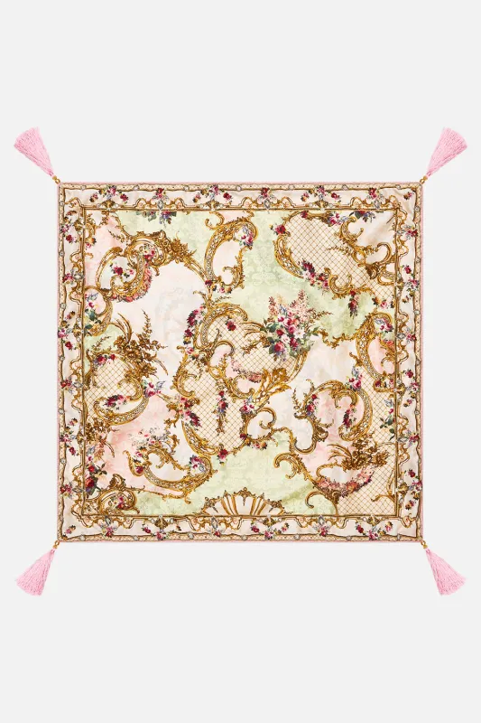 LARGE SQUARE CUSHION THE QUEENS QUARTERS sold by Camilla