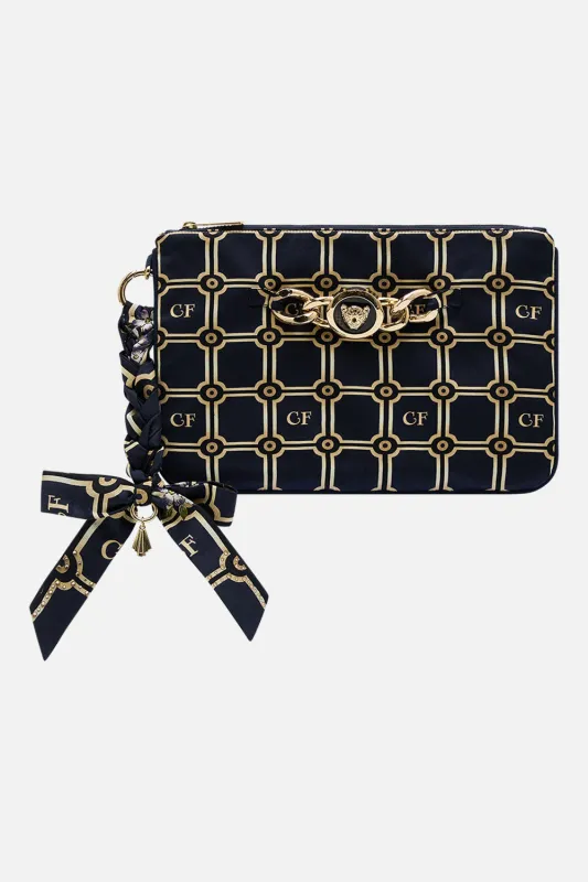 BRAIDED STRAP CLUTCH PALACIO POETRY sold by Camilla