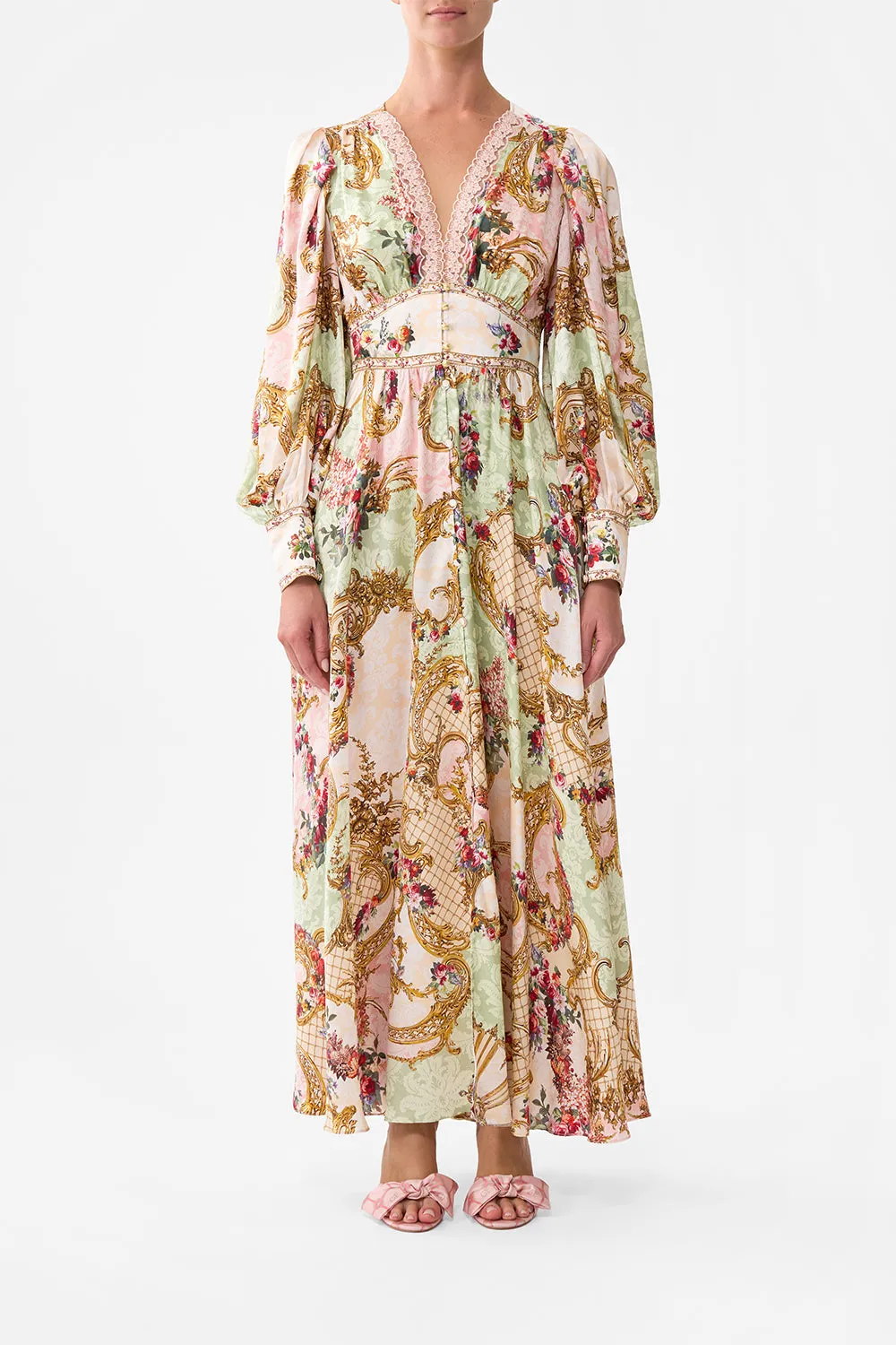 SHAPED WAISTBAND DRESS WITH GATHERED SLEEVES THE QUEENS QUARTERS sold by Camilla