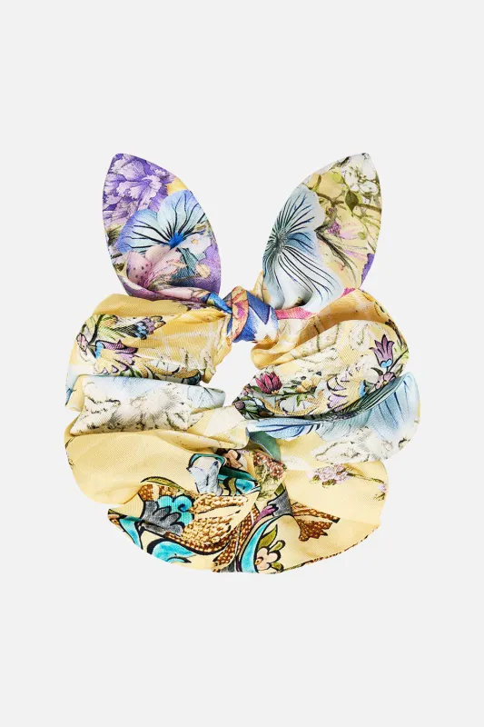 SCRUNCHIE WITH TIE DARLING BUDS sold by Camilla