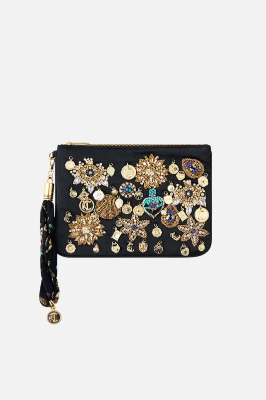 SCARF CLUTCH AMULETS AND ALCHEMY sold by Camilla