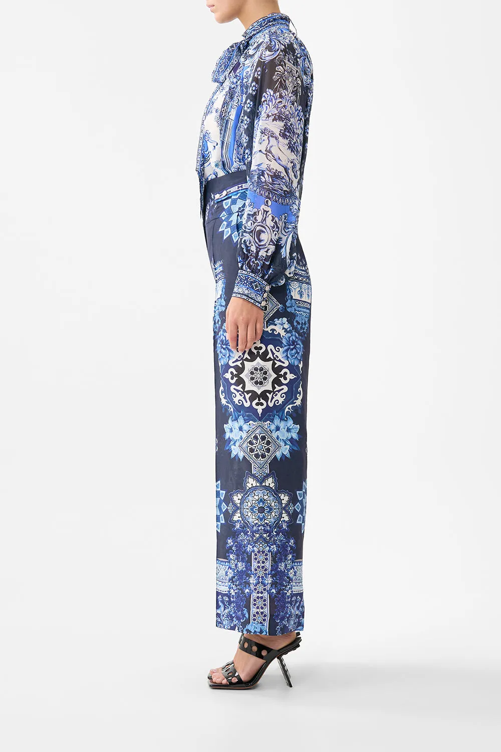 DETACHABLE PUSSY BOW RAGLAN BLOUSE A TILED WONDERLAND sold by Camilla product image thumbnail 4