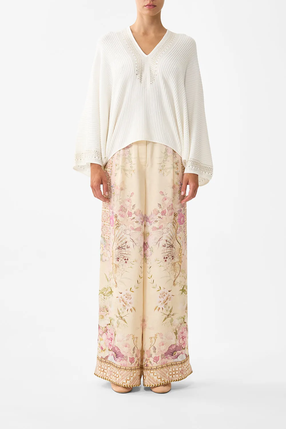 RELAXED V NECK KNIT TOP THE HUM OF THE ALHAMBRA sold by Camilla