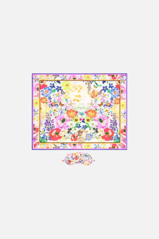 EYE MASK AND PILLOW SET FAIRY GANG sold by Camilla