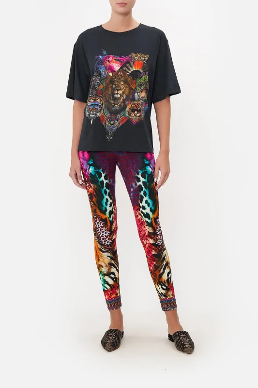 RELAXED BODY AND SLEEVE TEE SURREALIST XANADU made by Camilla