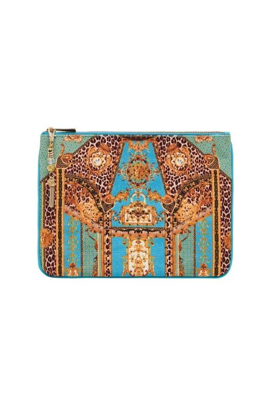 SMALL CANVAS CLUTCH DRIPPING IN DECADENCE made by Camilla