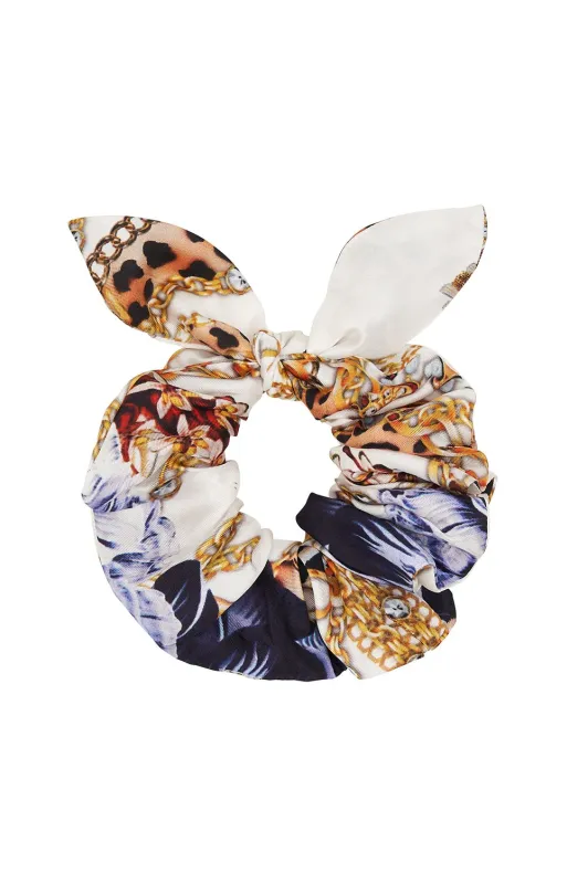 SCRUNCHIE REIGN SUPREME made by Camilla