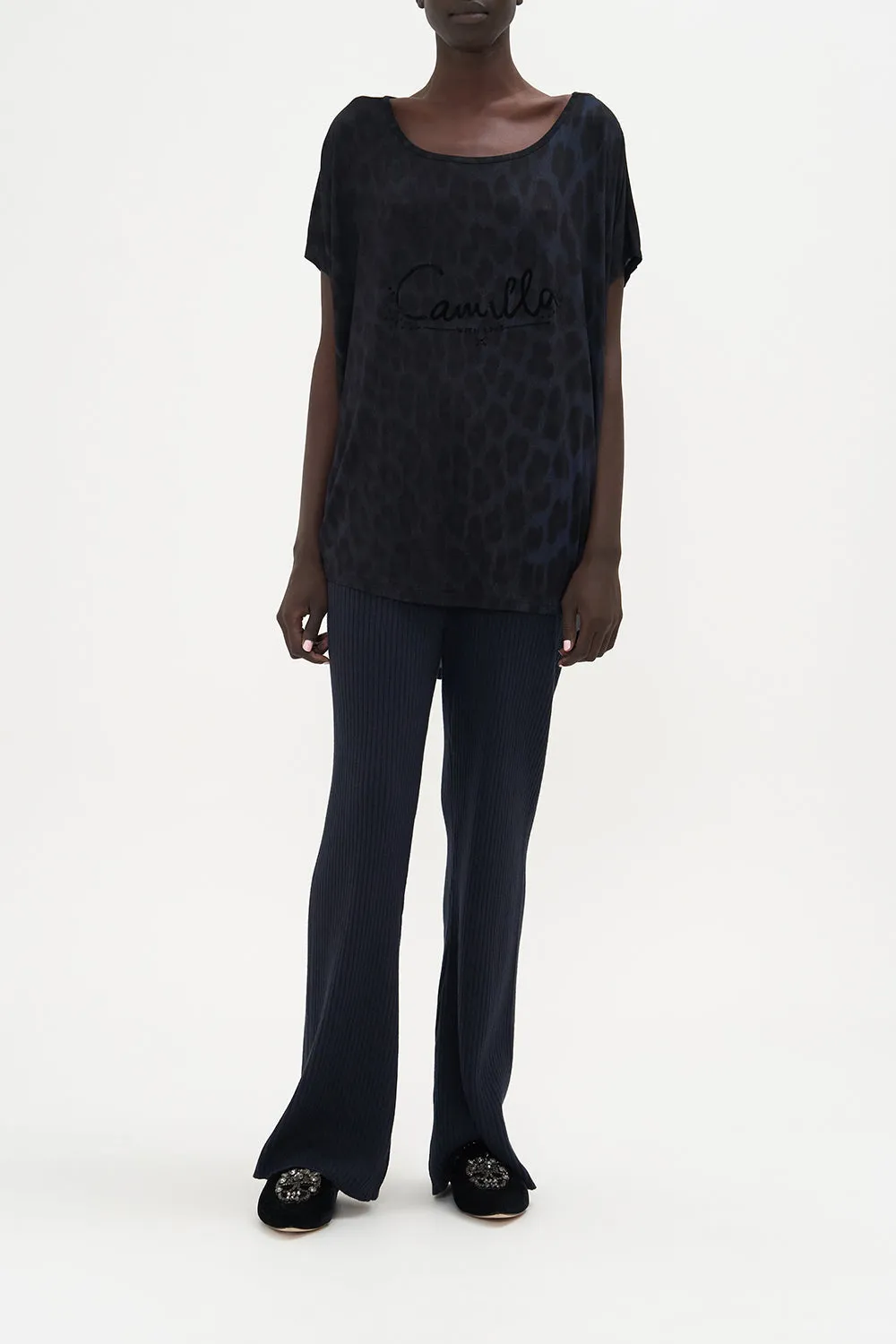 LOOSE FIT TEE SHES A CRAZY CAT sold by Camilla