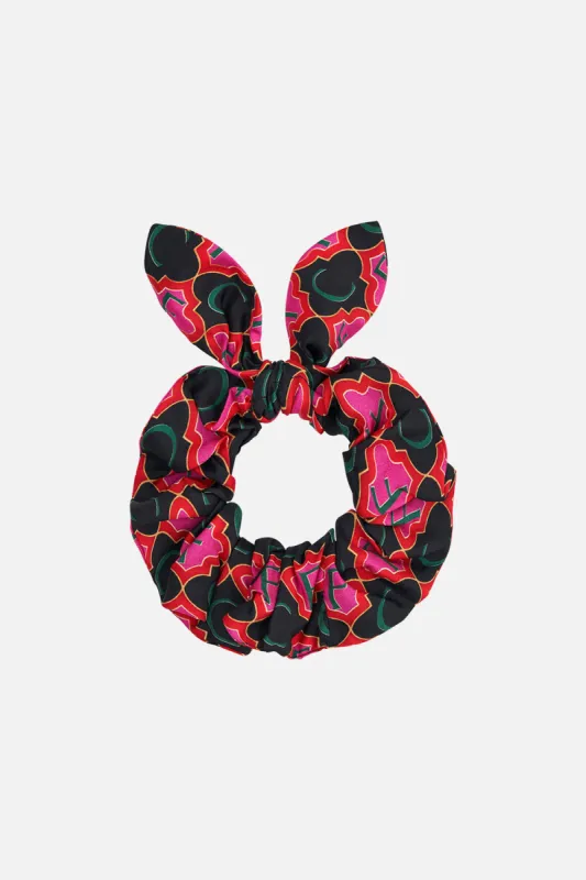 SCRUNCHIE JEALOUSY AND JEWELS sold by Camilla