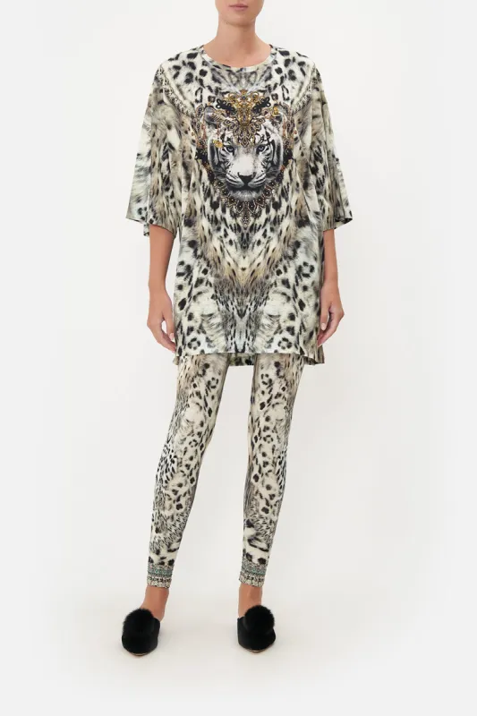 SUPER OVERSIZED TEE SNOW WHISPERS LOUNGE sold by Camilla