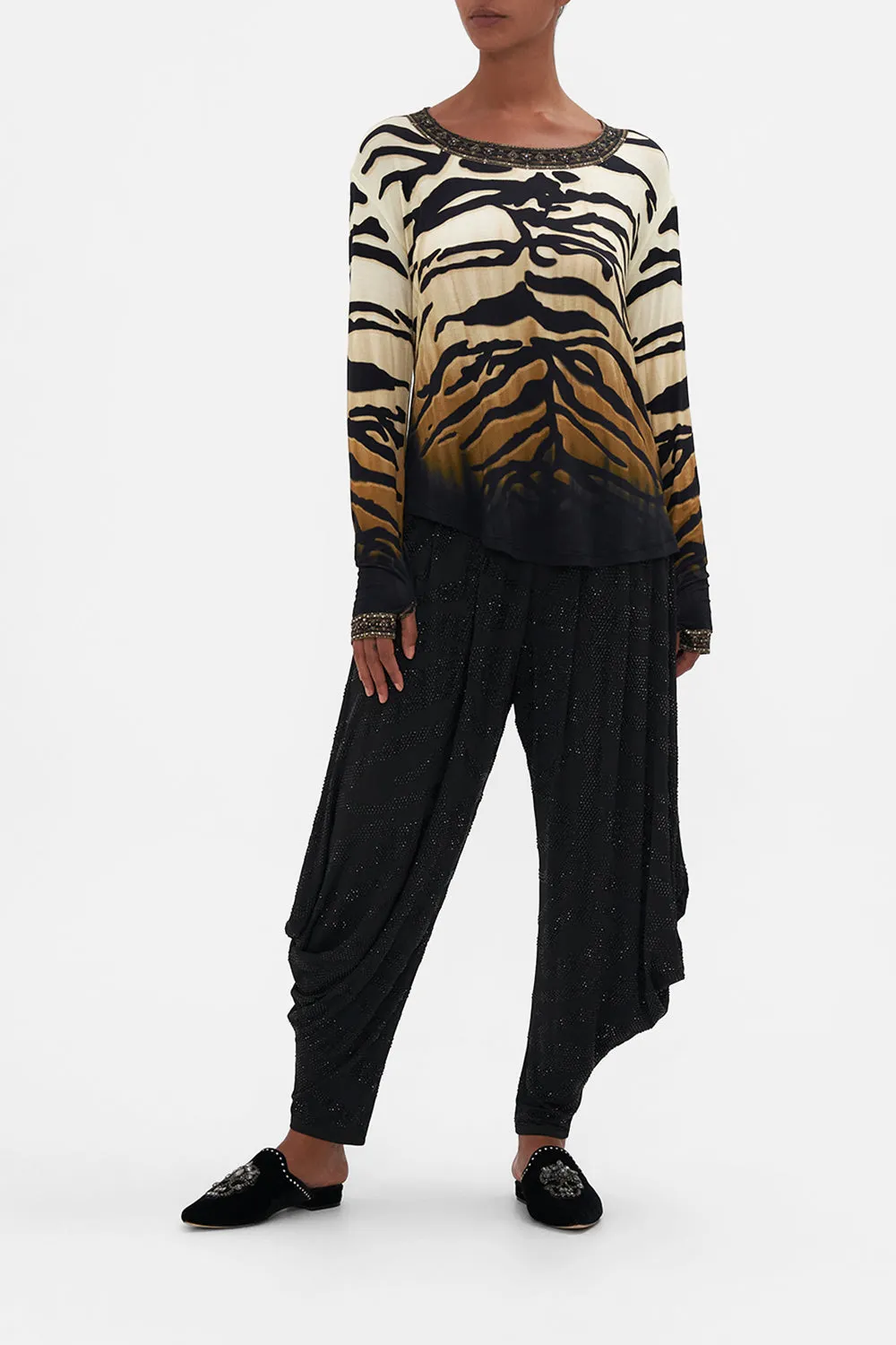 REVERSIBLE COWL LONG SLEEVE TEE TAME MY TIGER sold by Camilla