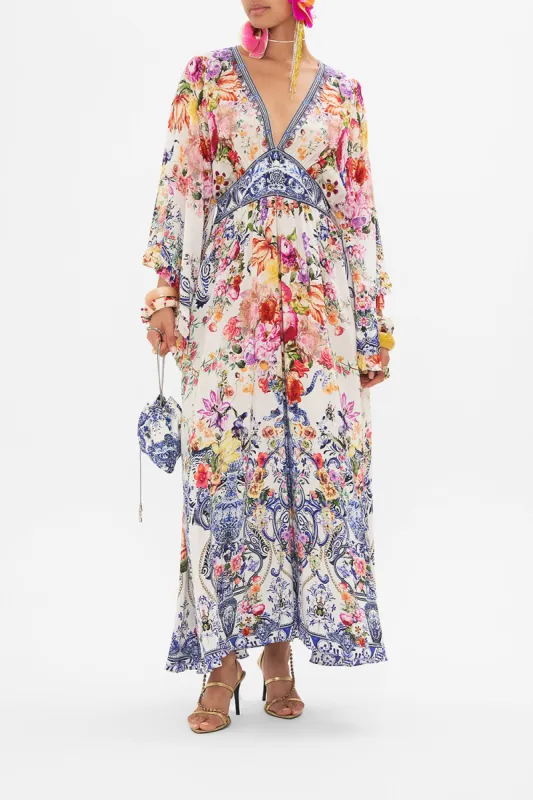 WAISTED DRESS WITH KIMONO SLEEVE DUTCH IS LIFE sold by Camilla