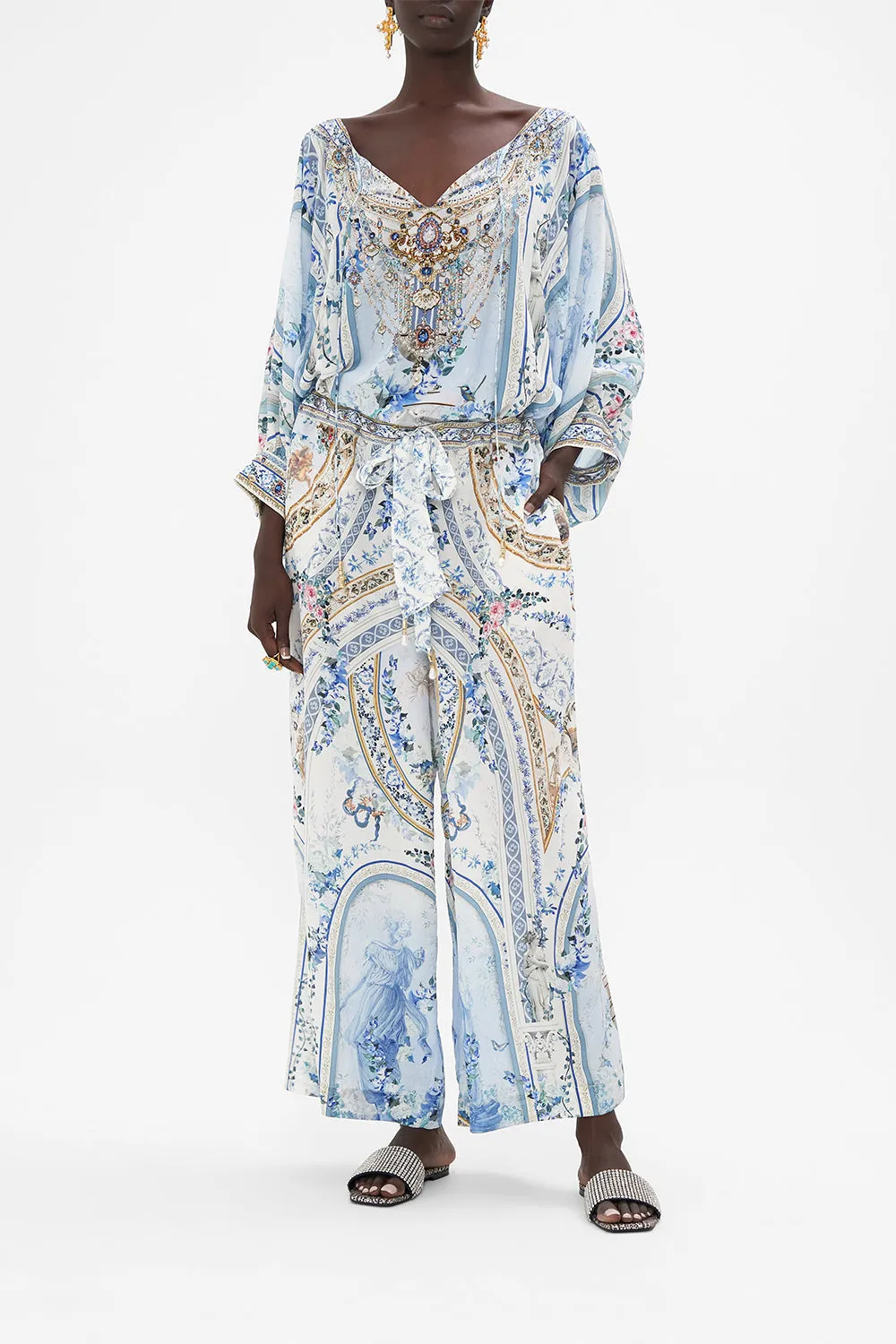 RAGLAN SLEEVE BLOUSE WITH CUFF SEASON OF THE SIREN sold by Camilla